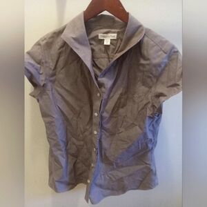 Short sleeve button down